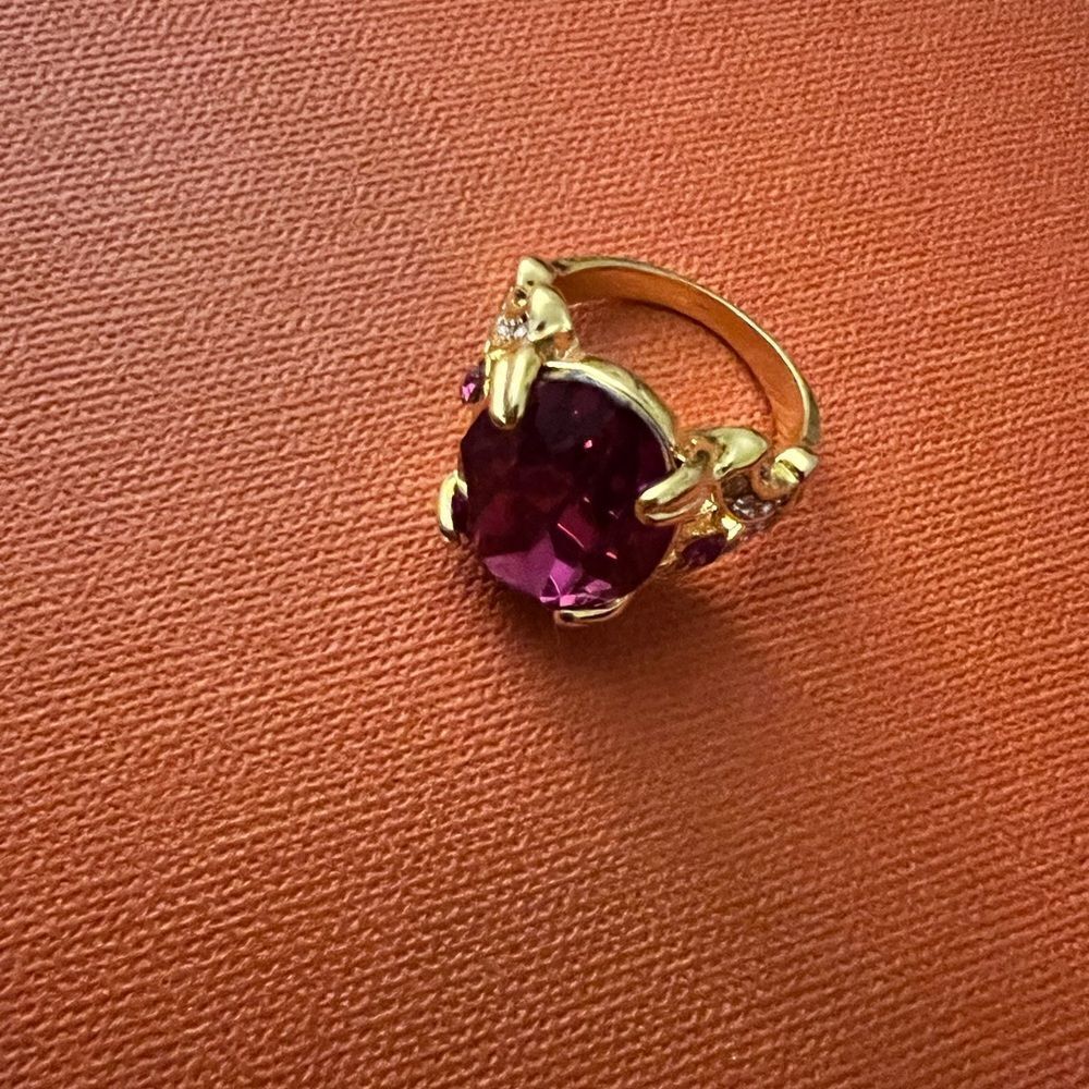 ♥️ NEW ruby red crystal cocktail ring ♥️ - Picture 6 of 6